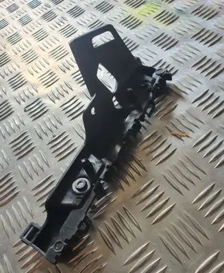 Renault Trafic III (X82) Fender mounting bracket 622209504R