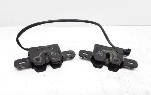 Volvo V70 Tailgate/trunk/boot lock/catch/latch 30649448 30649447