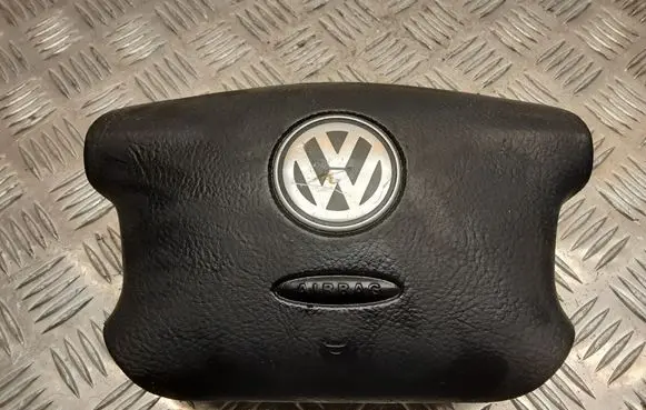 Volkswagen Golf IV Steering wheel airbag 3B0880201BM