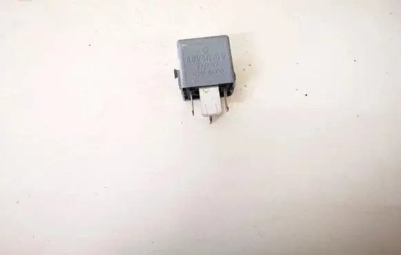 Mercedes-Benz ML W164 Other relay a0025422619 v23134-j52-x361