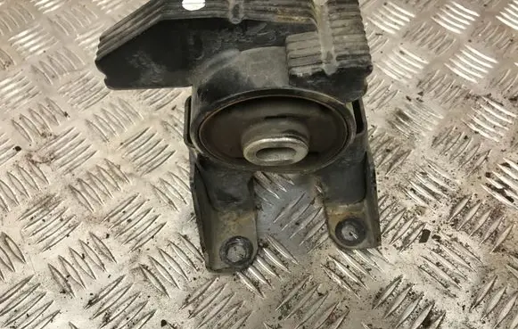 Nissan Leaf I (ZE0) Engine mount bracket