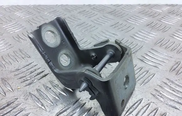Peugeot 5008 Front door upper hinge 33617T2