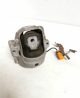 Engine mount bracket