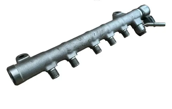 Volvo V40 Fuel main line pipe 31303612