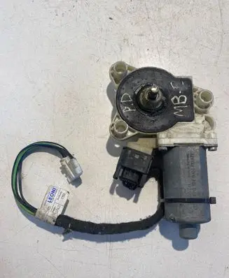 Mercedes-Benz E W211 Front door window regulator motor 0130821971