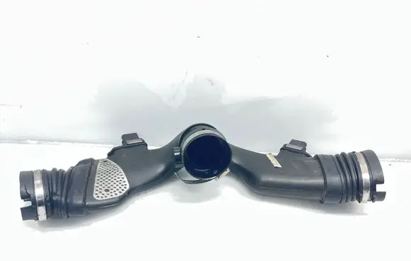 Mercedes-Benz CLS C219 Air intake duct part A6420943497