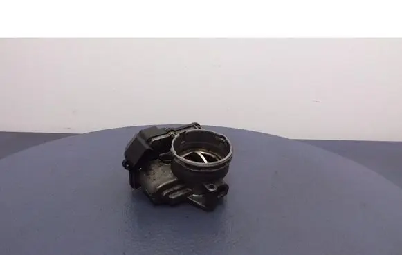 Volkswagen PASSAT B5.5 Throttle body valve 03G128063A