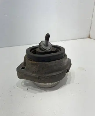 BMW X5 E53 Engine mount bracket 6758428