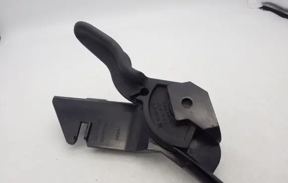 Opel Corsa D Engine bonnet (hood) release handle 13186909 13186912 511697042