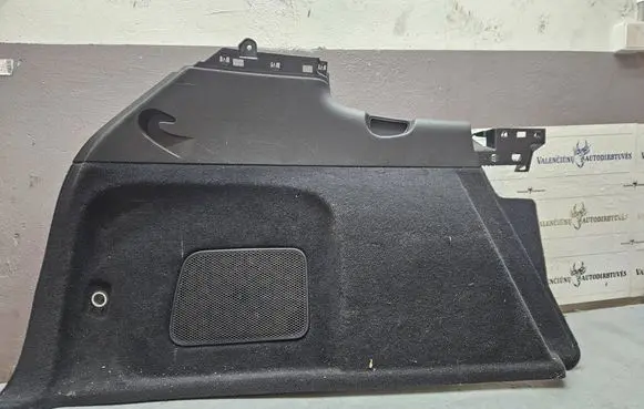 Trunk/boot side trim panel