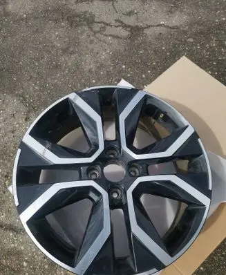 R18 alloy rim