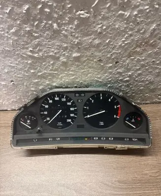 Speedometer (instrument cluster)