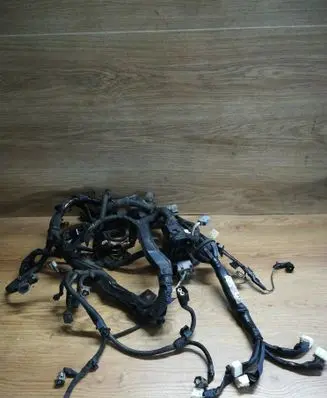 Toyota Corolla Verso AR10 Engine installation wiring loom 821210F090