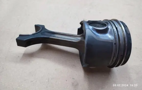 BMW X5 E70 Piston 