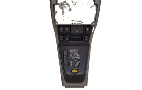 Land Rover Freelander Quarter vent window switch FJM101330