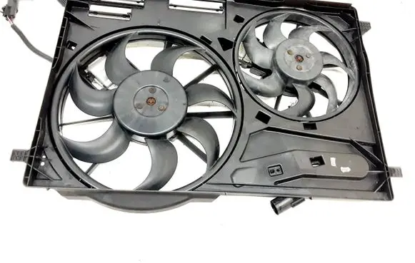 Volvo V70 Radiator cooling fan shroud 31200465