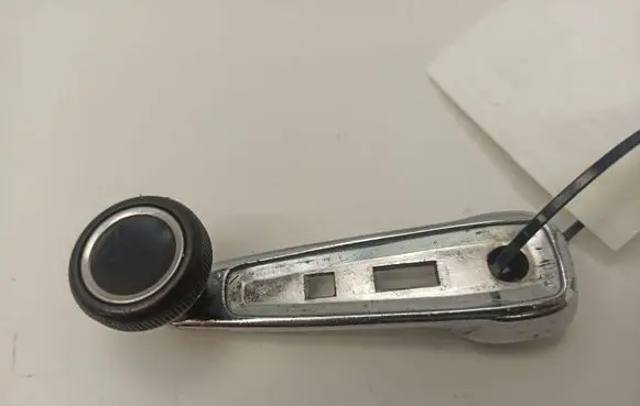 Mercedes-Benz COMPAKT W115 Rear door window winding handle 