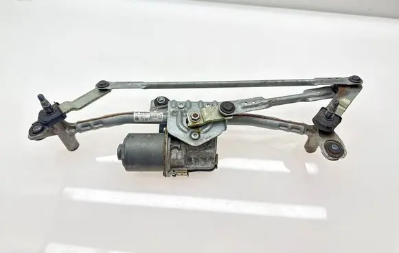 Front wiper linkage and motor