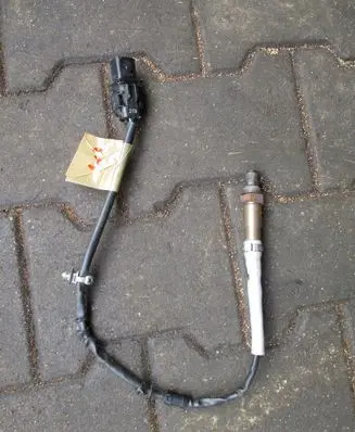 Volkswagen PASSAT B8 Lambda probe sensor 04l