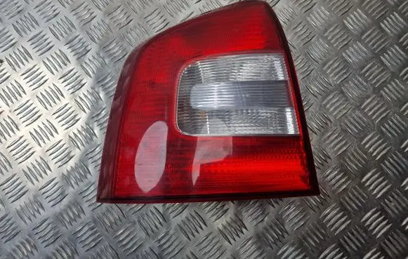 Skoda Octavia Mk2 (1Z) Rear/tail lights 1Z9945095A 1Z9945257