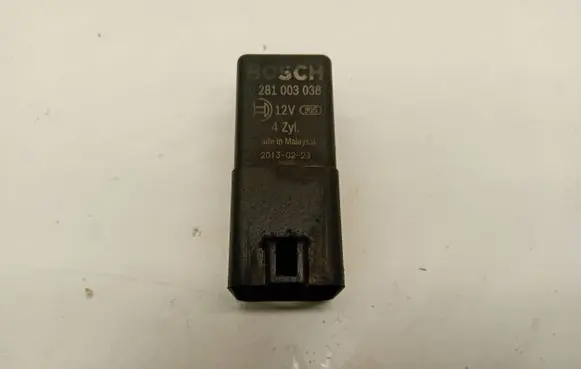 Volkswagen Crafter Glow plug pre-heat relay 038907281D 02810003038