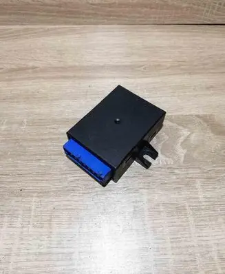 BMW 3 E36 Window wiper relay 8357068
