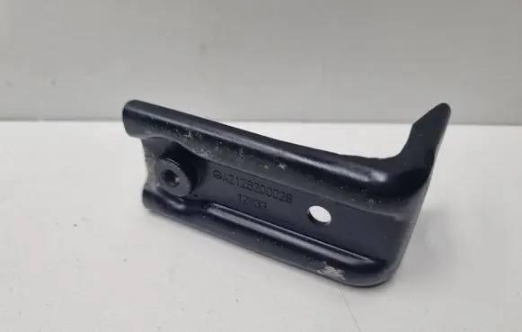 Mercedes-Benz E W212 Radiator support slam panel bracket A2126200028 2126200028