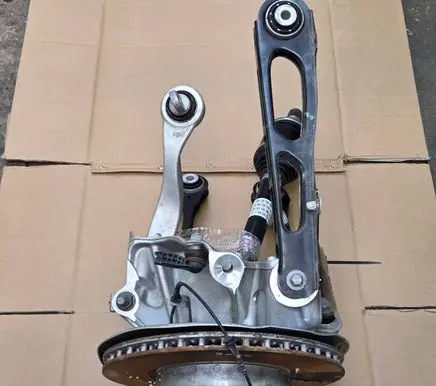 BMW 5 G60 G61 Rear wheel hub 6898367 5A257A3 14605610