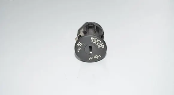 Passenger airbag on/off switch