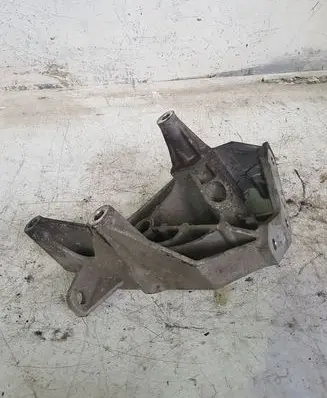 Seat Ibiza III (6L) Engine mounting bracket