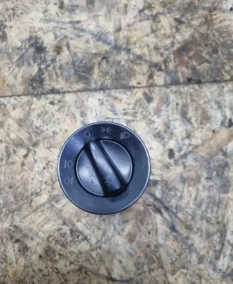 Volkswagen Golf IV Light switch