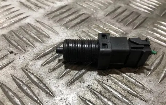 Renault Laguna I Brake pedal sensor switch 7700785258