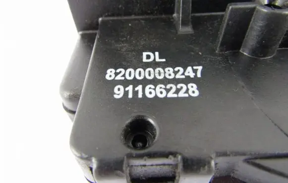 Renault Trafic II (X83) Front door lock 8200008247