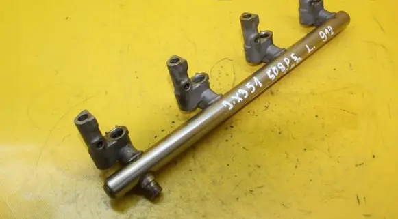 Jaguar XJ X351 Fuel main line pipe 8W93-9G802-AF