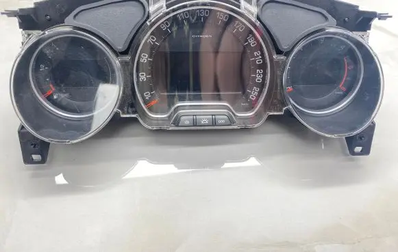 Citroen C5 Speedometer (instrument cluster) 9677285280 PE0003036 33619370102172