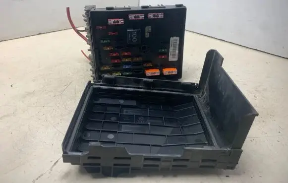 Volkswagen PASSAT B6 Fuse box set 3C0937125 63592777