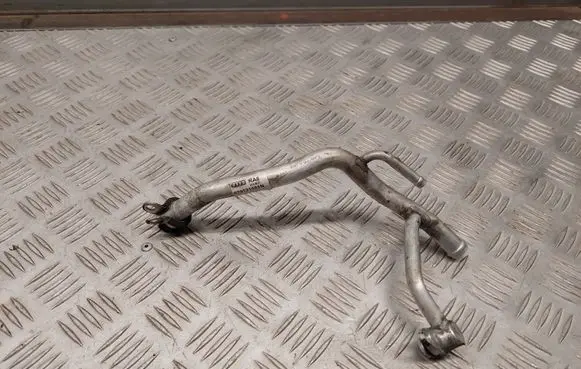 Audi A8 S8 D4 4H Engine coolant pipe/hose 079121085N