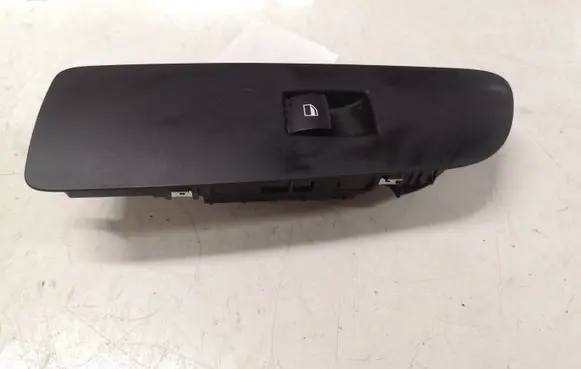 BMW 1 E81 E87 Electric window control switch 9163001 15939961 06794