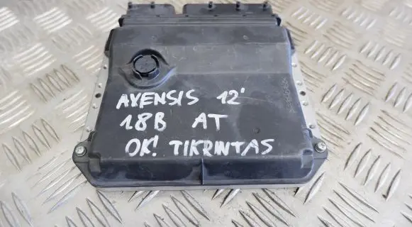 Toyota Avensis T270 Engine control unit/module 8966105J10