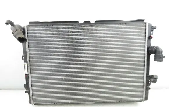 Volkswagen Tiguan Coolant radiator 5N0121253L