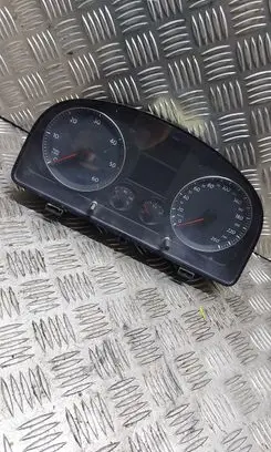 Volkswagen Cross Touran I Speedometer (instrument cluster) 110080217019