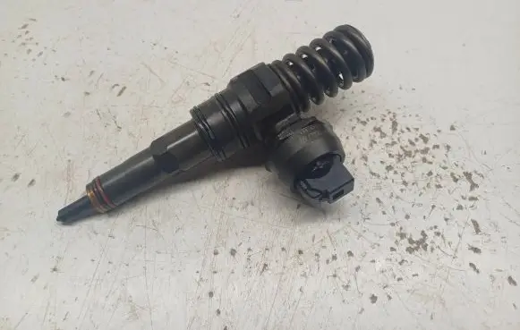 Skoda Fabia Mk1 (6Y) Fuel injector 045130073T 0414720035