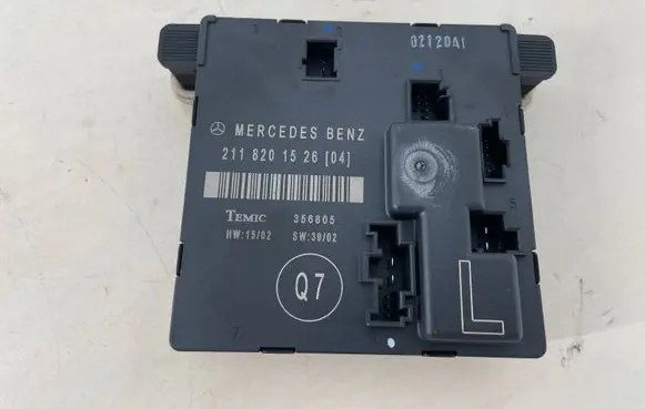 Mercedes-Benz E W211 Door control unit/module 2118201526 211820152604