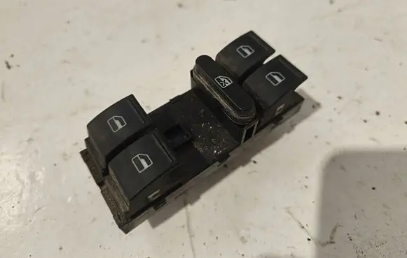 Volkswagen PASSAT B6 Electric window control switch 1K4959857A