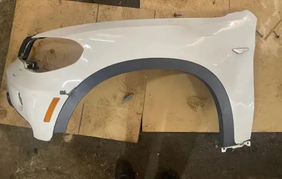 BMW X5 E70 Fender