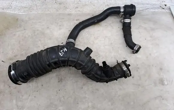 Renault Captur Air intake hose/pipe 165764382R