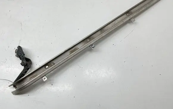 Volkswagen Transporter - Caravelle T5 Sliding door bottom rail 7H1643872AA 7EO843336