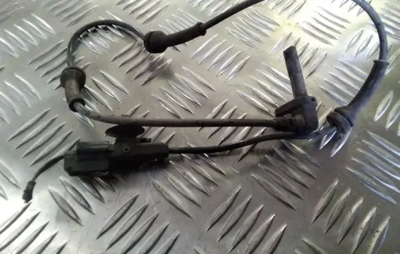 Renault Laguna III ABS brake wheel speed sensor 479110001N 10071151943