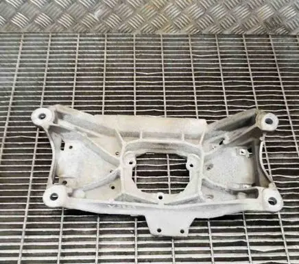Gearbox mounting bracket