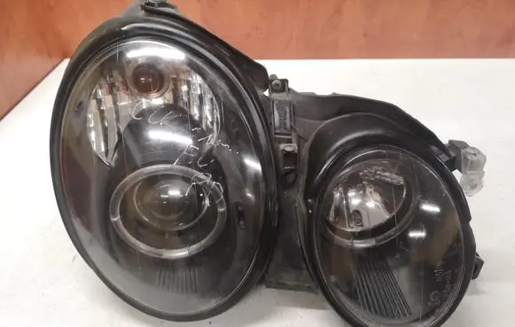 Mercedes-Benz CLK A208 C208 Headlight/headlamp SK3301113K98 SK3301 113K98